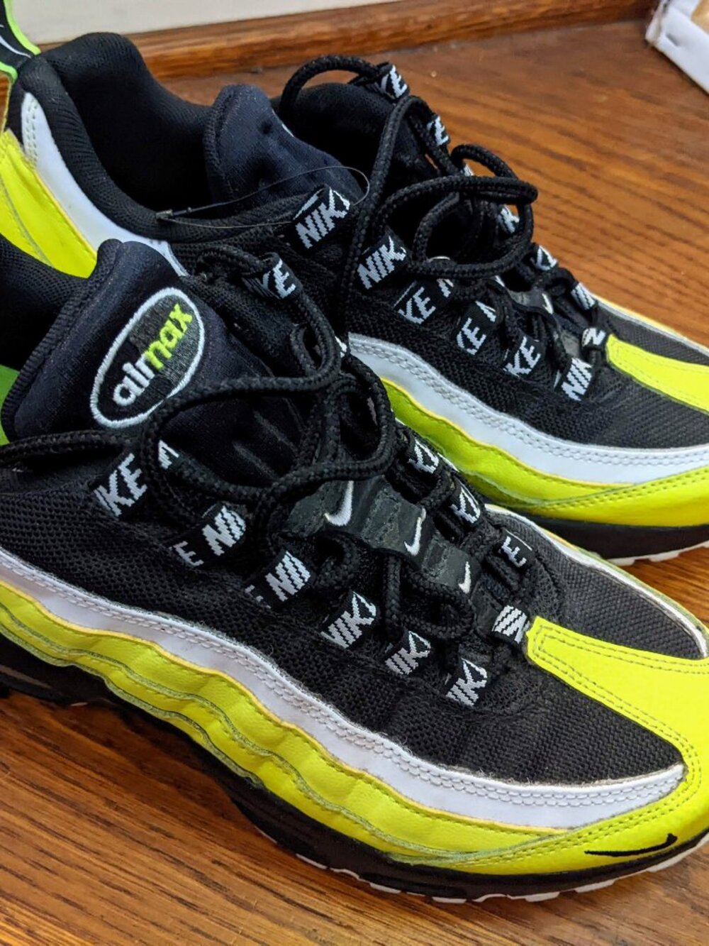 Nike Air Max 95 Premium Volt Glow 538416-701 Men's Size 6.5 Used No Box